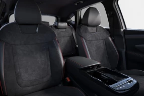 Innenaufnahme eines Hyundai SUV mit hochwertigen Sitzbezügen.