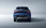 Ein blauer BYD Atto von hinten