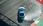 Blauer Hyundai IONIQ 6 N macht Donuts auf einer Rennstrecke.